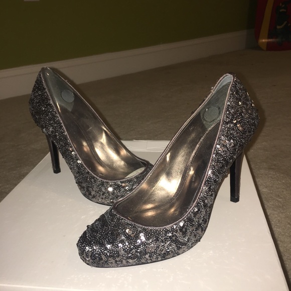 SILVER SEQUENCE HEELS - Picture 2 of 6